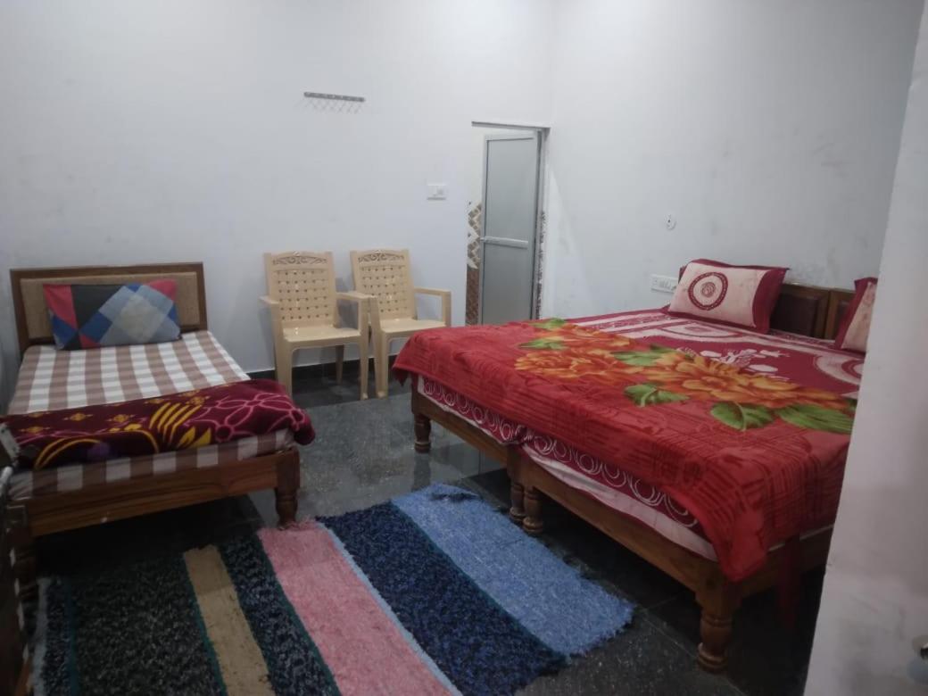 Happy Khajuraho Home Stay Buitenkant foto